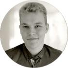 Mads Holger Portræt About